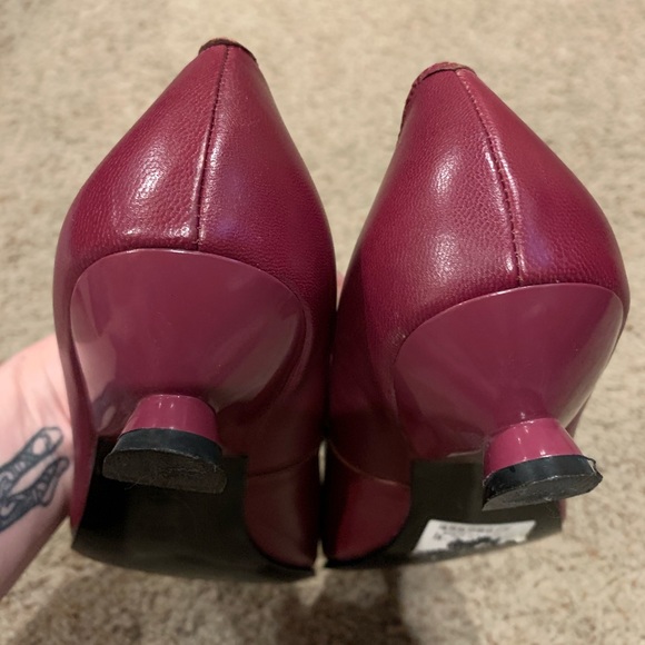 Senda Dealer pointed toe maroon flats w/buckle 6 - Picture 4 of 4